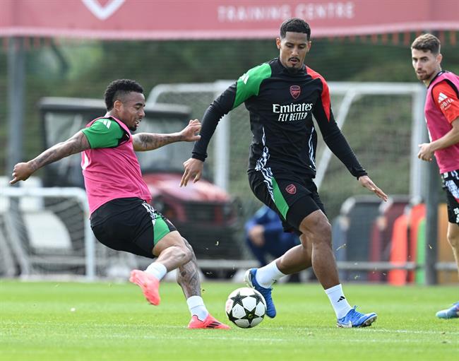 William Saliba Arsenal chỉ thắng Man City là không đủ 1